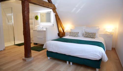 Suite with Garden View