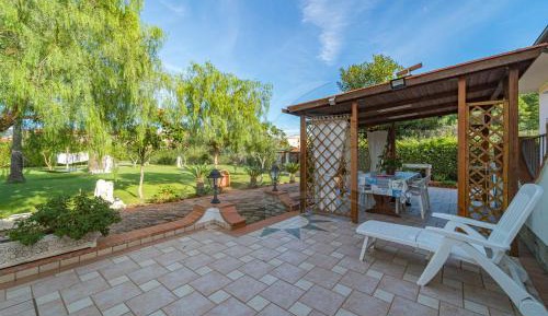 Apartment with Garden View
