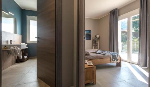 Two-Bedroom Deluxe Apartment with Balcony