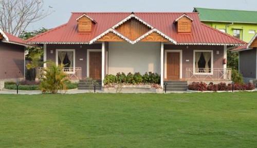 Deluxe Double Room (2 Adults + 1 Child)