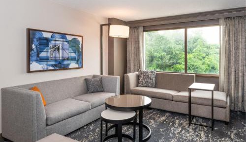 Junior Suite, Concierge lounge access, 1 King, Sofa bed