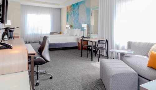 Corner King Suite with Sofa Bed