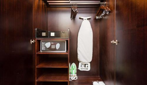 Business Class High Floor City View Room