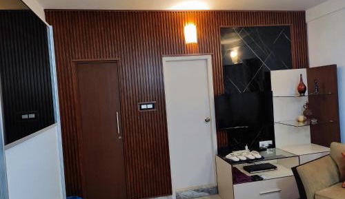 Queen Room with Pool View