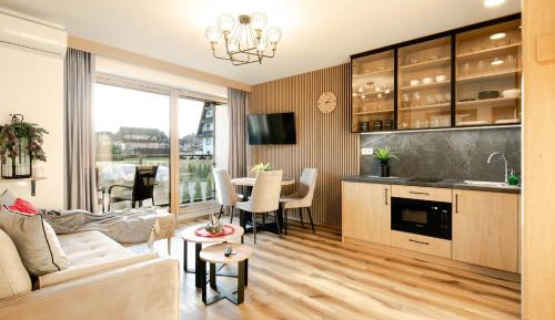 Apartment with Mountain View