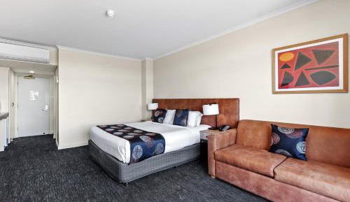 Superior King Room with Free Wifi and Parking