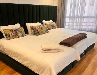 One-Bedroom Apartment with Pool View