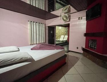 Queen Suite with Spa Bath