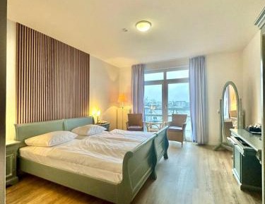 Deluxe Double or Twin Room with Balcony