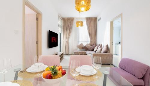 One-Bedroom Apartment with Balcony