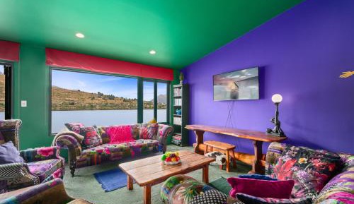 Apartment with Lake View