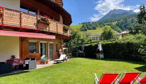 Two-Bedroom Deluxe Apartment with Garden View