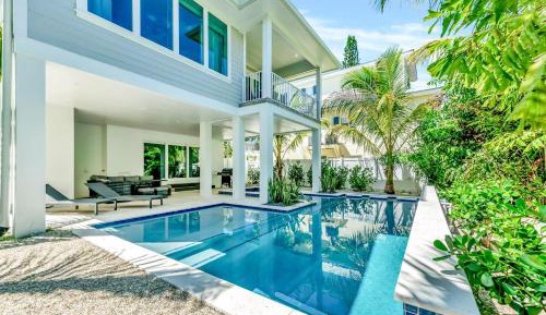 Four-Bedroom Holiday Home