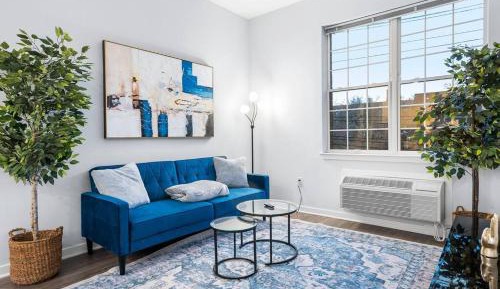 Deluxe One-Bedroom Apartment with Garden View