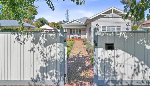 Three-Bedroom Holiday Home 