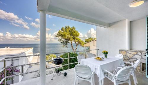Apartment with Sea View