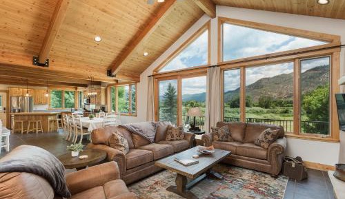 Five-Bedroom Holiday Home
