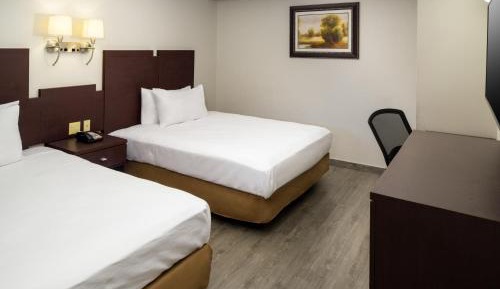 Queen Room with Two Queen Beds - Smoking