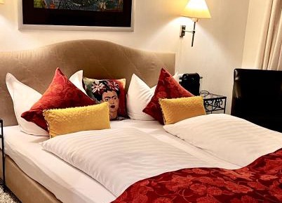 Double Room (1 Adult)