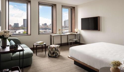 Deluxe King Room