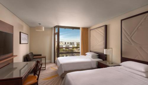 Executive Twin, Club lounge access, Guest room, 2 Twins, High floor, Balcony