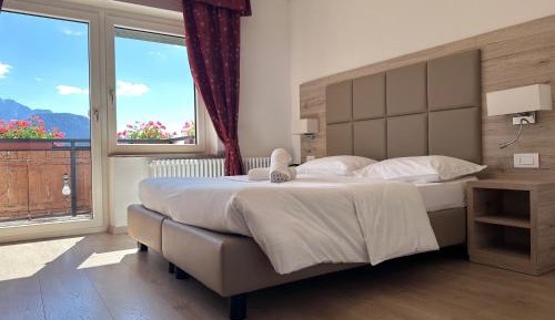 Double Room with Mountain View