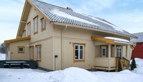 Four-Bedroom Holiday Home