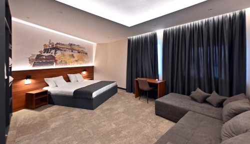 Family Room with Free Parking