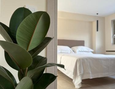 Apartment with Lake View