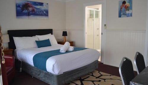 Deluxe Queen Room