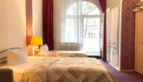 Double Room with Private Shower and Shared Toilet