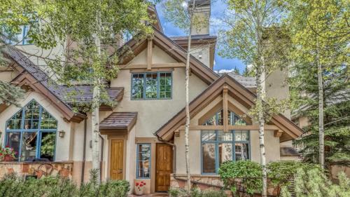 Four-Bedroom Holiday Home