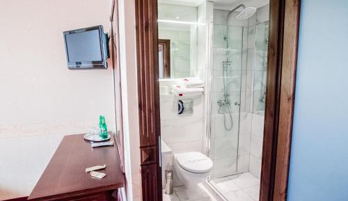 Economy Double Room***