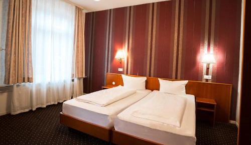 Triple Room with Private Bathroom