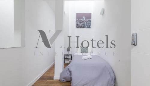 Single Room with Shared Bathroom