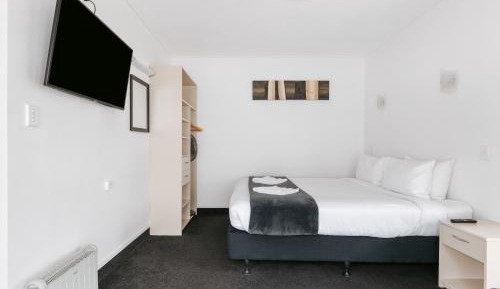 One-Bedroom Apartment (No Aircon)