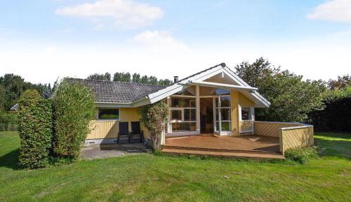Three-Bedroom Holiday Home 