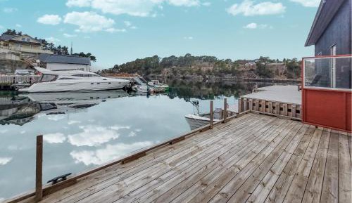 Three-Bedroom Holiday Home 