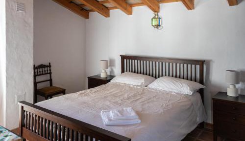 Apartment with Mountain View