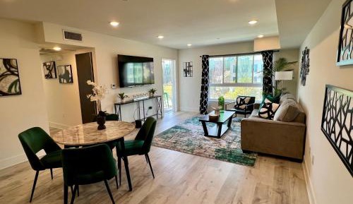 Two-Bedroom Apartment with City View