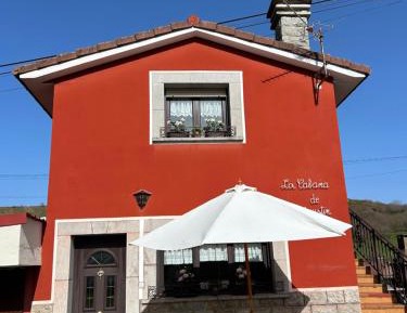Apartment with Mountain View