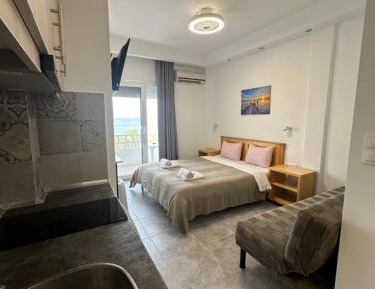 Deluxe Double Room with Extra Bed