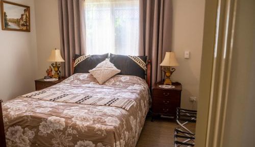 Deluxe Queen Suite