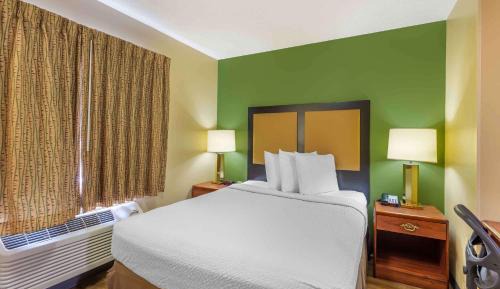 Queen Studio - Non-Smoking