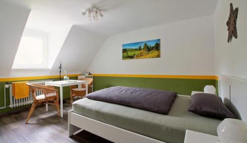 Queen Room with Garden View