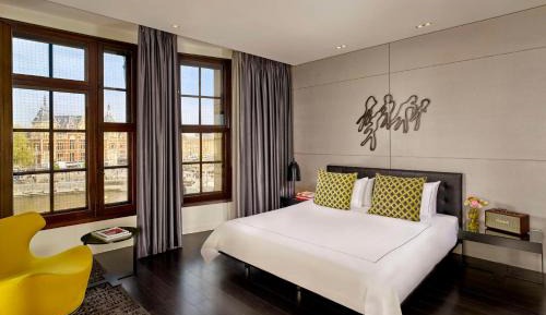 Art Room with Canal View