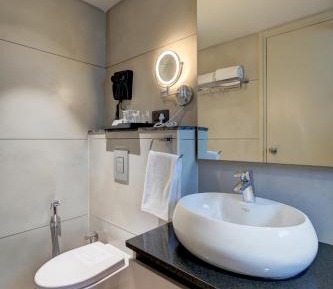 Deluxe Double Room (2 Adults + 1 Child)