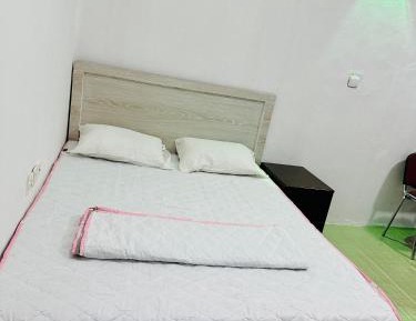 Apartment With Shared Bathroom