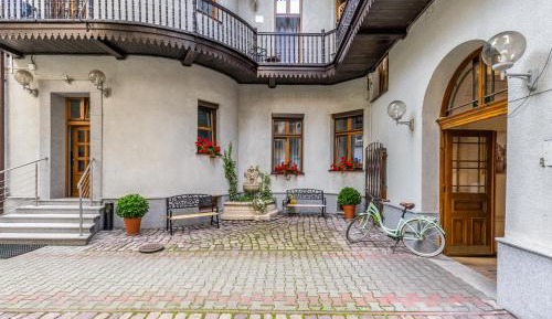 One-Bedroom Apartment 1