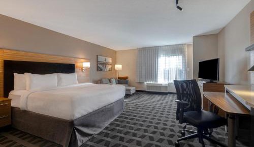 King Room with Sofa Bed and Adapted Tub - Mobility Accessible